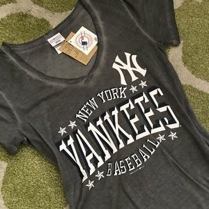 ⚾️ Official New York Yankees Tee - New w/ Tags